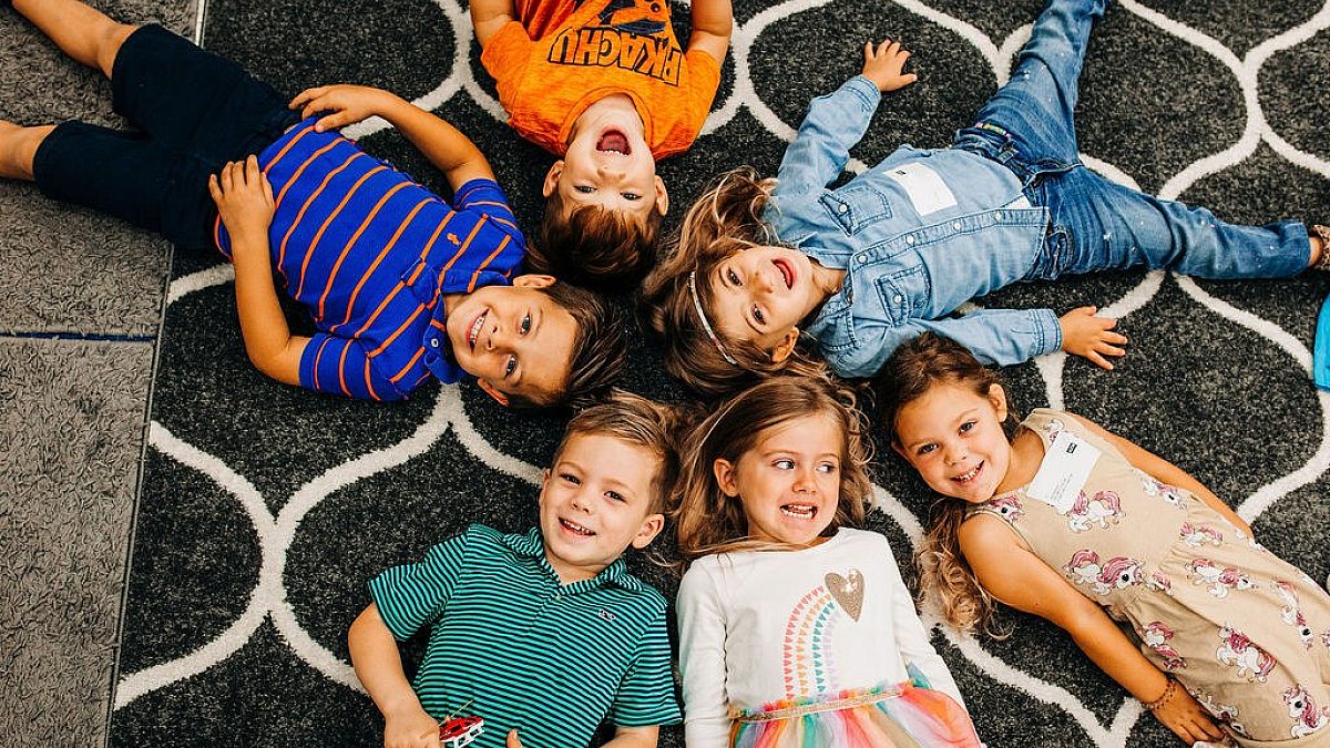 C3 kids circle on floor