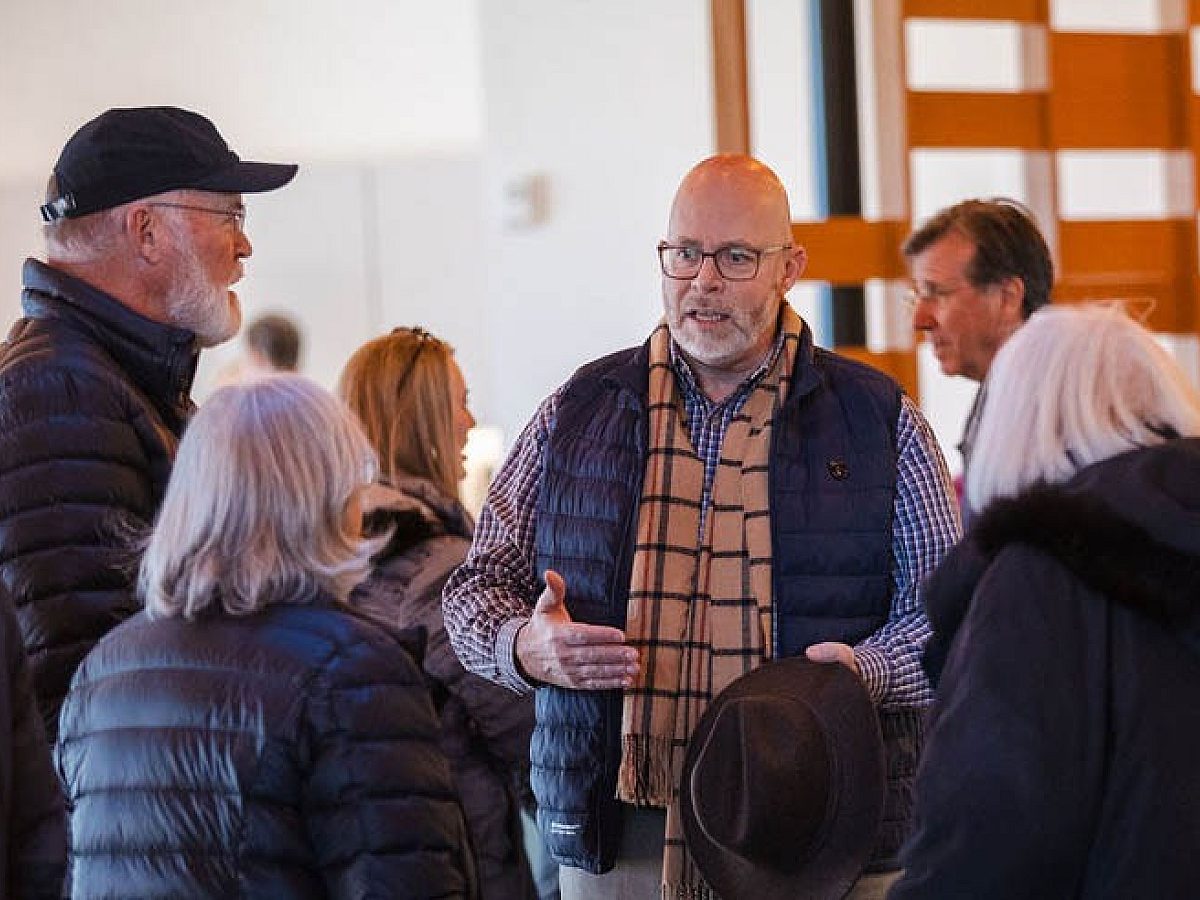 Lobby Seniors Visiting