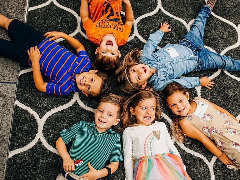 C3 kids circle on floor